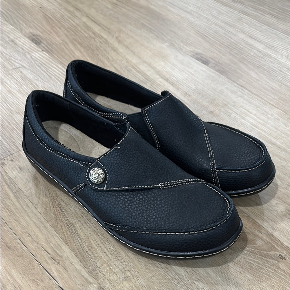 NEW Women’s Terrikat Leather Slip On Loafers